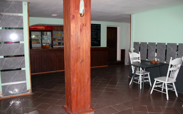 Pomestye Ampiala Hotel