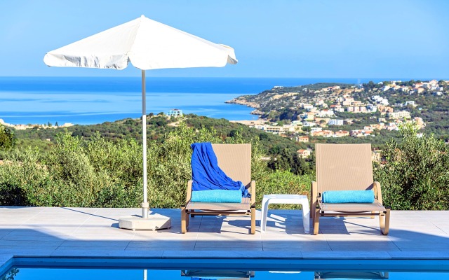 Вилла Cretan Family Villa Heated Pool