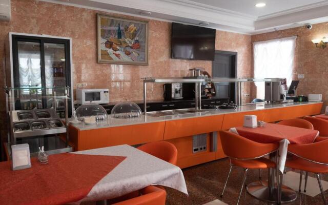 Bakkara Complex Hotel