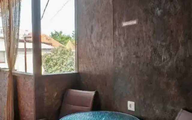 Jonny-House Guest House