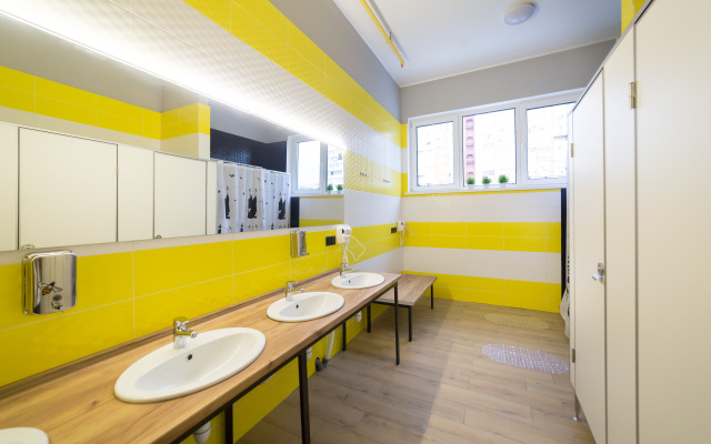 Bee Station Hotel