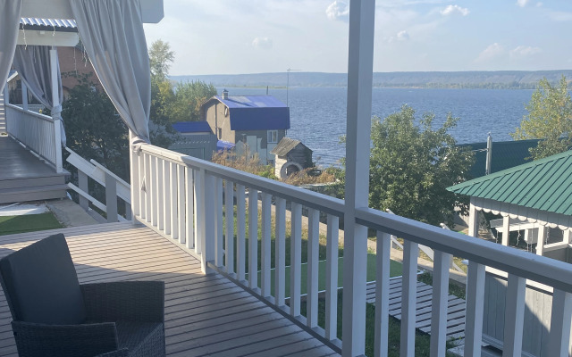 Частный дом в коттеджном поселке Зольное Вилладж на берегу Волги