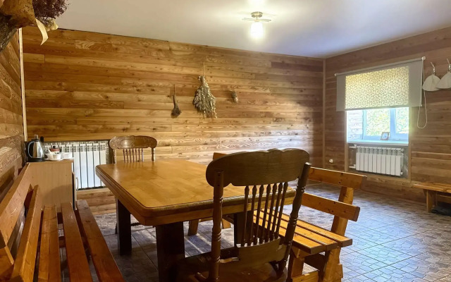 Thach from Travel Hotels Entourage