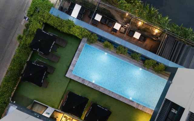 Отель Cross Vibe Bangkok Sukhumvit