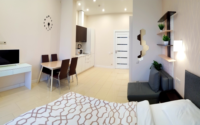 U Morya Na Bulvar Nadezhd 4/2 Flat