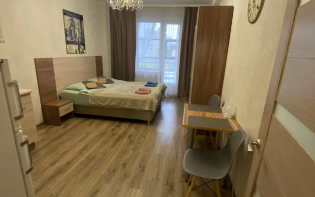 Studiya s balkonom 444 Apartments