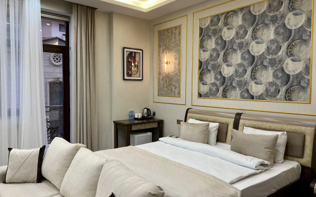 Royal Mansion Hotel