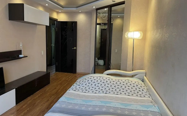 Квартира Уютная двухкомнатная на Чибьюской