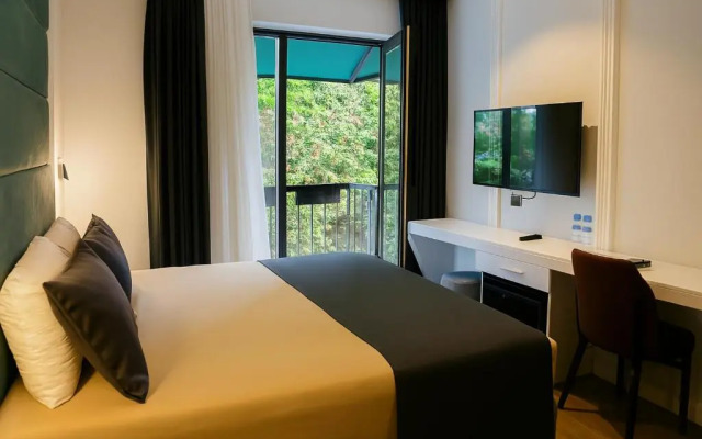 Axu Airport Hotel