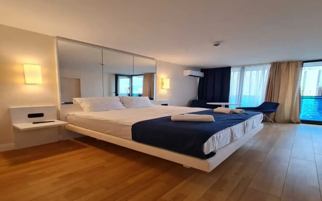 Апартаменты Orbi City beach studio block D1 floor 17 near beach — фото 3