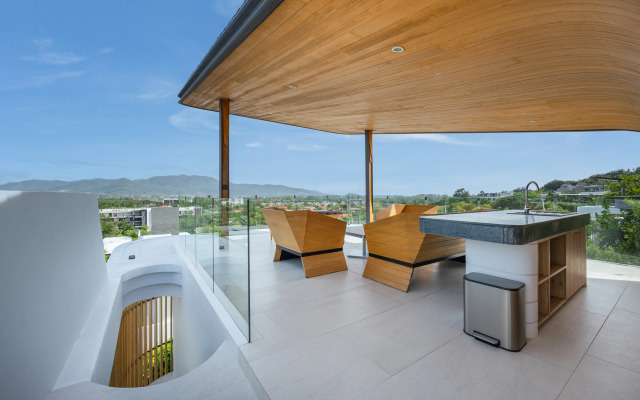 Zavaya 360 View Luxury Retreat with Pool Villa