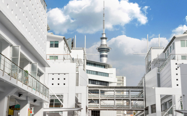 Waterfront Suites in the Heart of Auckland Apartments