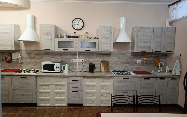 LenArt Guest house