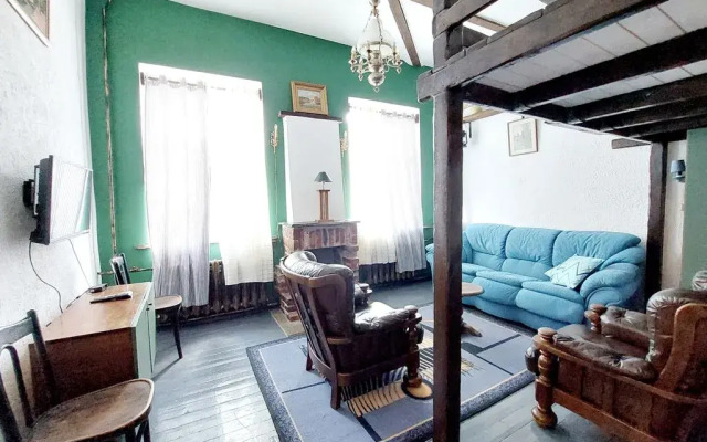 U Storozhevoy Bashni Apartments