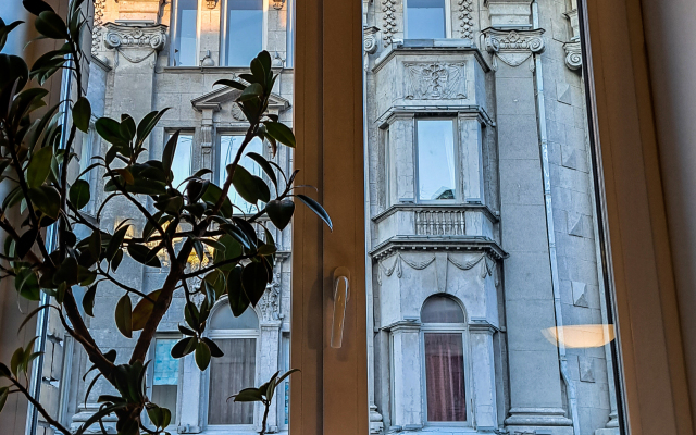 Меблированные комнаты на Пяти углах