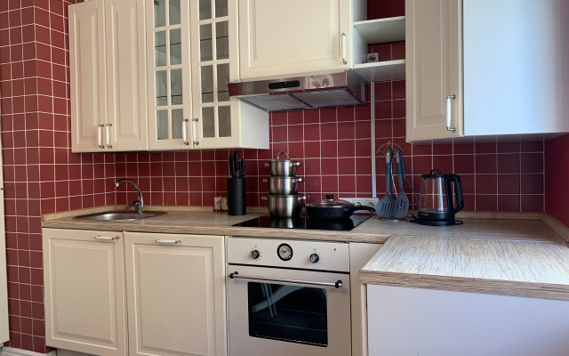 Квартира с дизайнерским ремонтом рядом с аквапарком ЛетоЛето