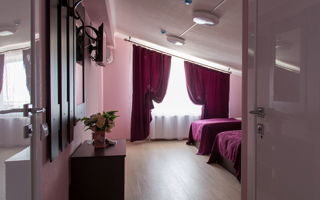 Maks Hotel