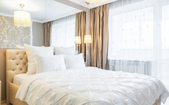 Апартаменты трехкомнатные на Меридианной