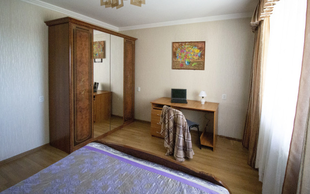 Na Zeyskoy 283 Flat