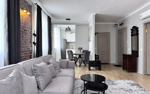 Квартира Уютная с видом на реку Мойку