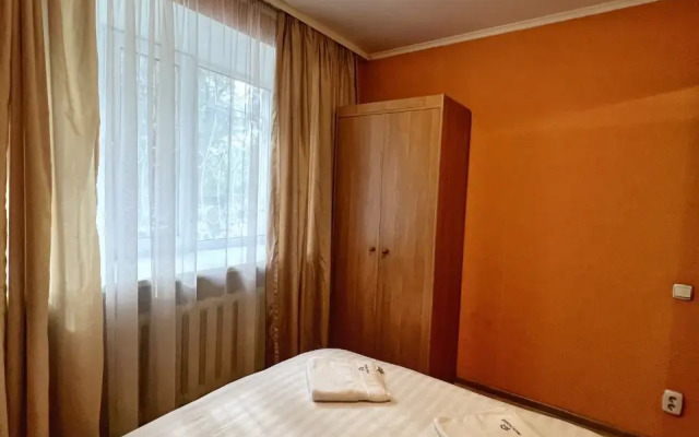 V Samom Tsentre Goroda Alikhanova 10a Flat