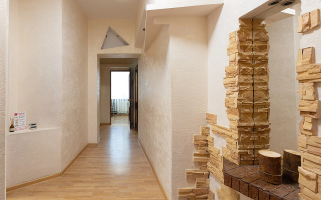 Na Ploschadi Pobedy Apartments