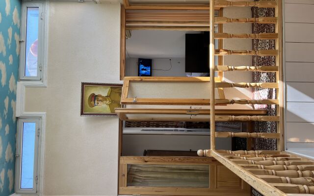 Minorai Hurd Hotel