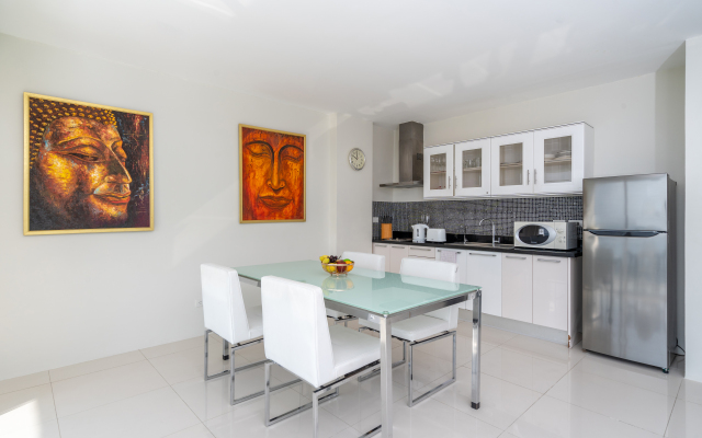 Ocean view condo in Sunset Plaza Apartments
