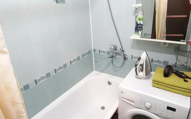 Квартира  Двухкомнатная на Мира 27