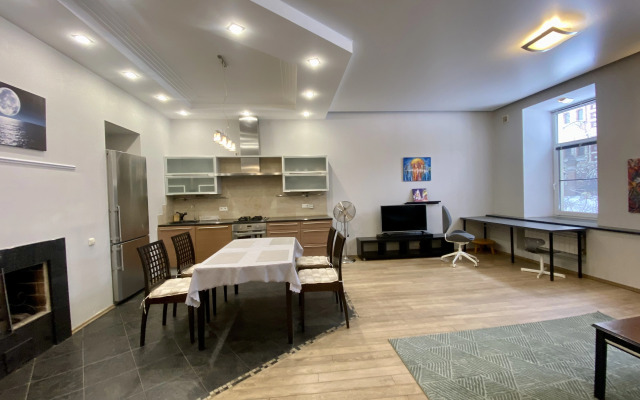 Dvukhkomnatnye Na Naberezhnoy Kanala Griboyedova Apartments