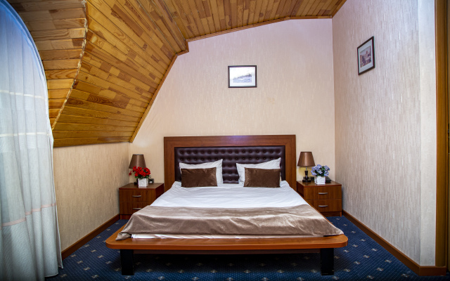 Port Hotel