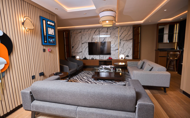 Отель Bourdillon Apartments