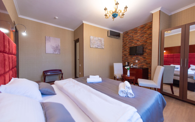 Kraveli Hotel
