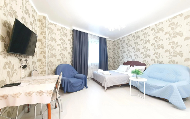 S 2-Mya Krovatyami I Odnomestny Divan V Tsentre Astany Apartments
