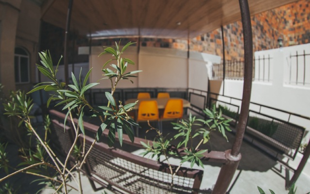 Holiday House Hotel