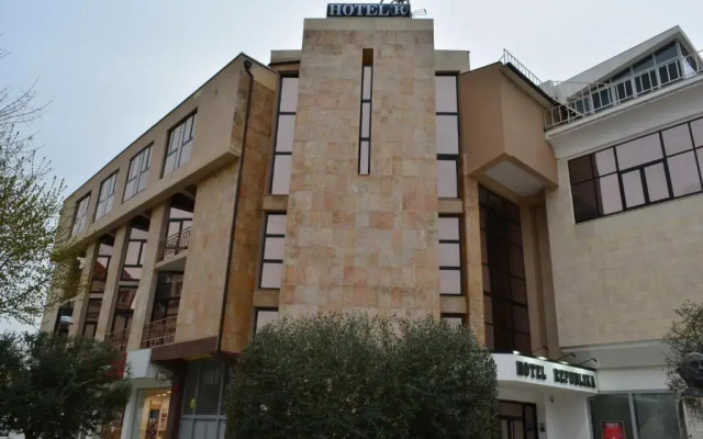 Republika Hotel