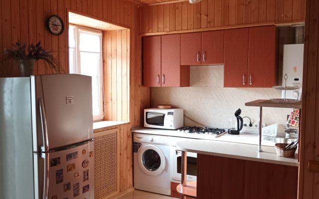 Квартира Трёхкомнатная на Линейной 31