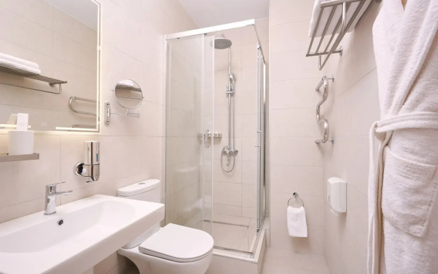 AurA Aquarelle Hotel