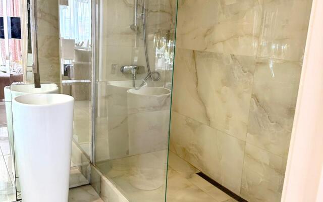 Апартаменты Атмосфера комфорта студия Золотая антилопа с лоджией