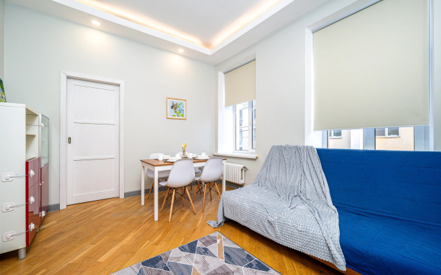 Апартаменты на Моисеенко 4