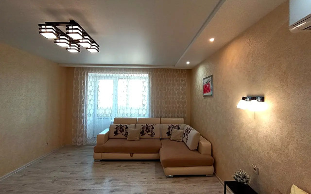 Na bulvare 30- letiya Pobedy Flat