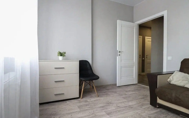 3-kh Komnatnaya V Oruzheynoy Stolitse Flat