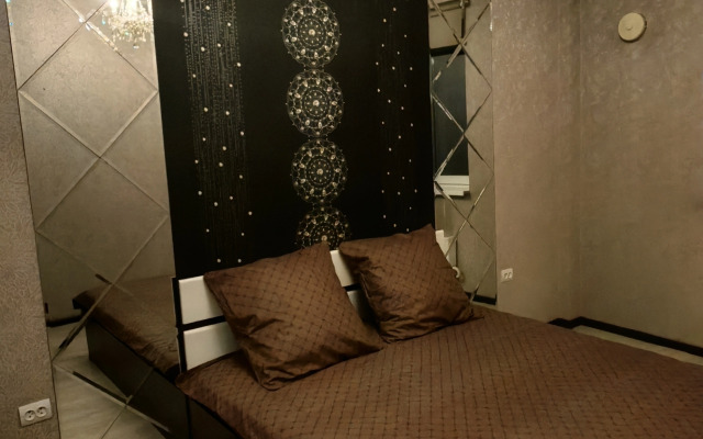 Uyutnaya Trekhkomnatnaya V 18 Kvartale Flat