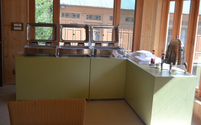 Chinar Bay Hotel