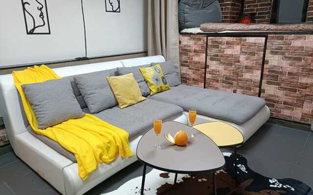 Kino Apartament Na Komsomolskoy Apartments