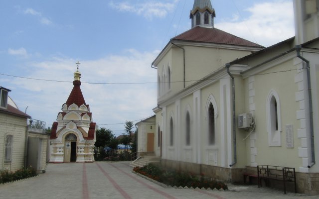 Religioznaya Organizatsiya Pravoslavnyij Prihod Hrama Vseh Svyatyih G. Feodosii Respubliki Kryim Feodosijskoj Eparhii Guest house