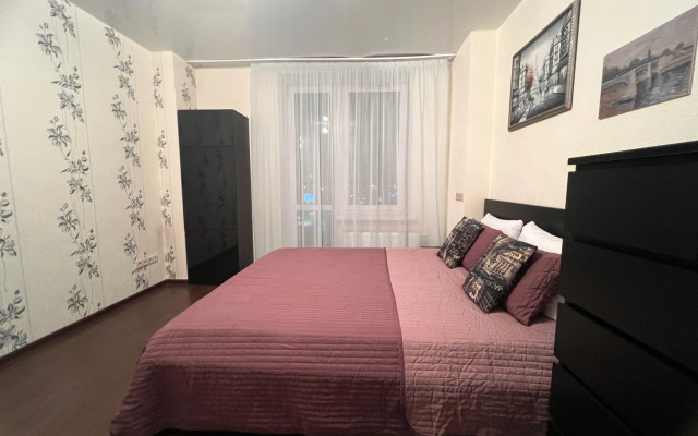 Yevro 3ka Nevabed V Neboskrebe Flat