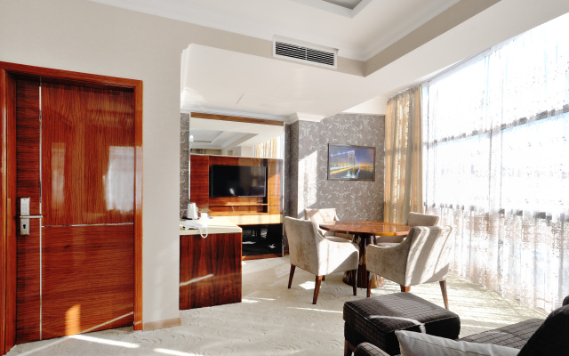Royal Riz Hotel