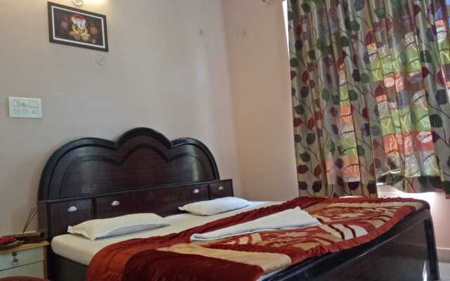 Maa Yoga Ashram Mini-Hotel