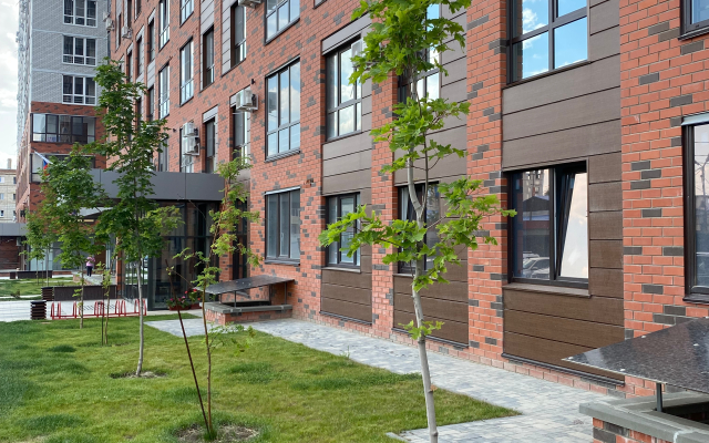 Apartamenty ZhK Romanov s balkonom i krasivym vidom